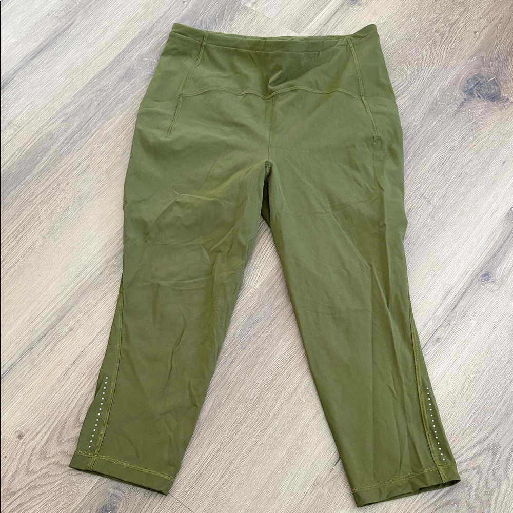 Lululemon swift speed 21” Cropped Pants